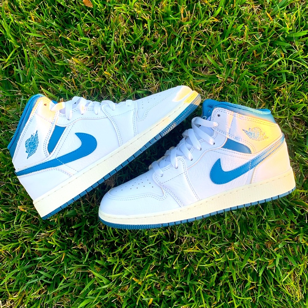 Jordan 1 mid Industrial Blue